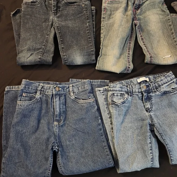 Lot Of 14 Pieces Of Girls Sz 5/6 Clothing - Picture 2 of 7